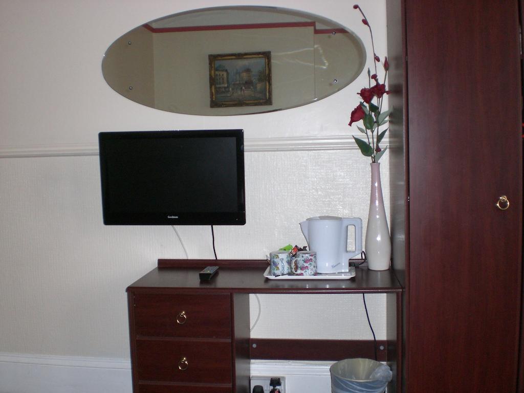 Melville Lodge Gatwick Horley Chambre photo