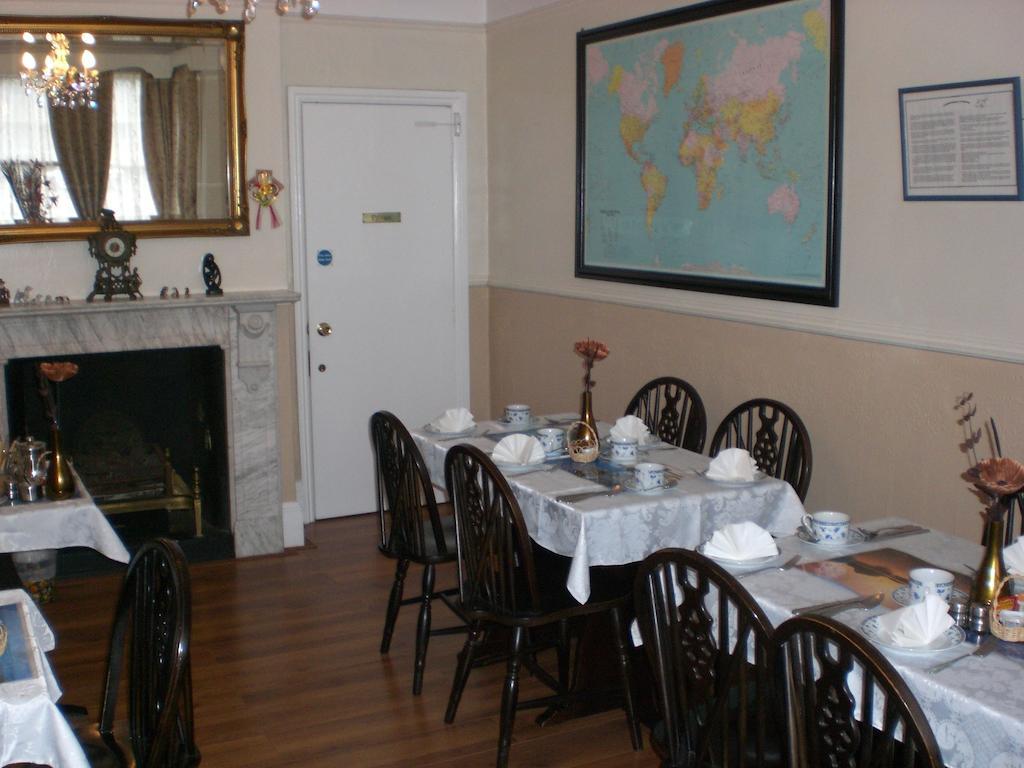 Melville Lodge Gatwick Horley Extérieur photo